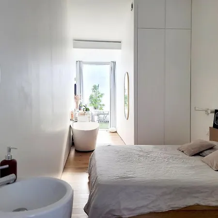 Loft In Bordeaux, Bas * سينون